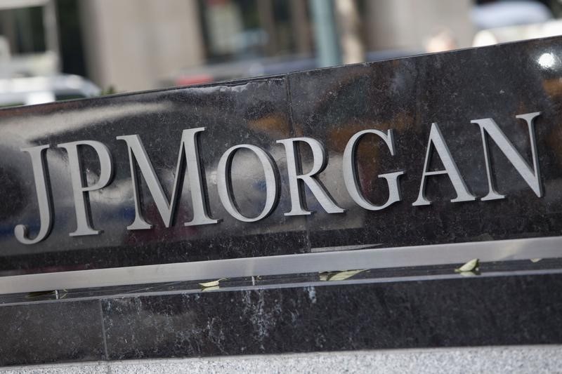 JPMorgan CEO Dimon and Senator Warren Criticize Cryptocurrencies