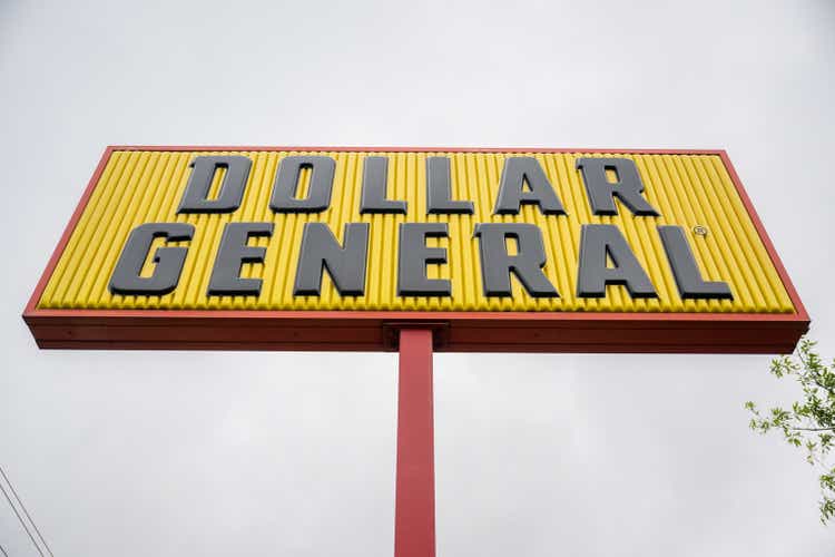 Dollar General Misses Analysts