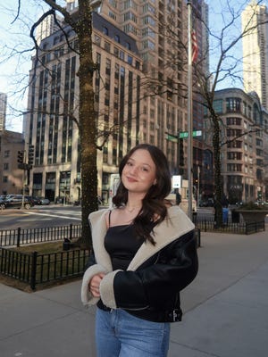 Sophia Castiblanco, a social media influencer from Bloomington, IL, shares investing tips for teens.