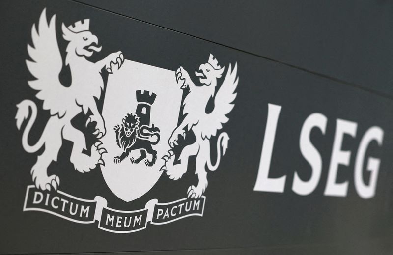 © Reuters. FILE PHOTO: Signage for the London Stock Exchange Group is seen outside of offices in Canary Wharf in London, Britain, August 3, 2023. REUTERS/Toby Melville/File Photo