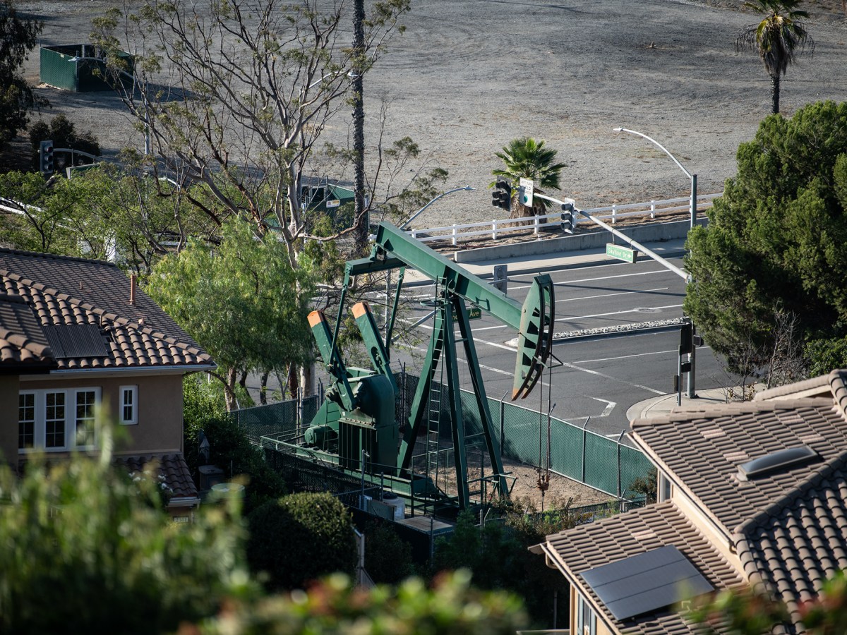 California legislators debate giving oil companies until 2031 to monitor wells for leaks