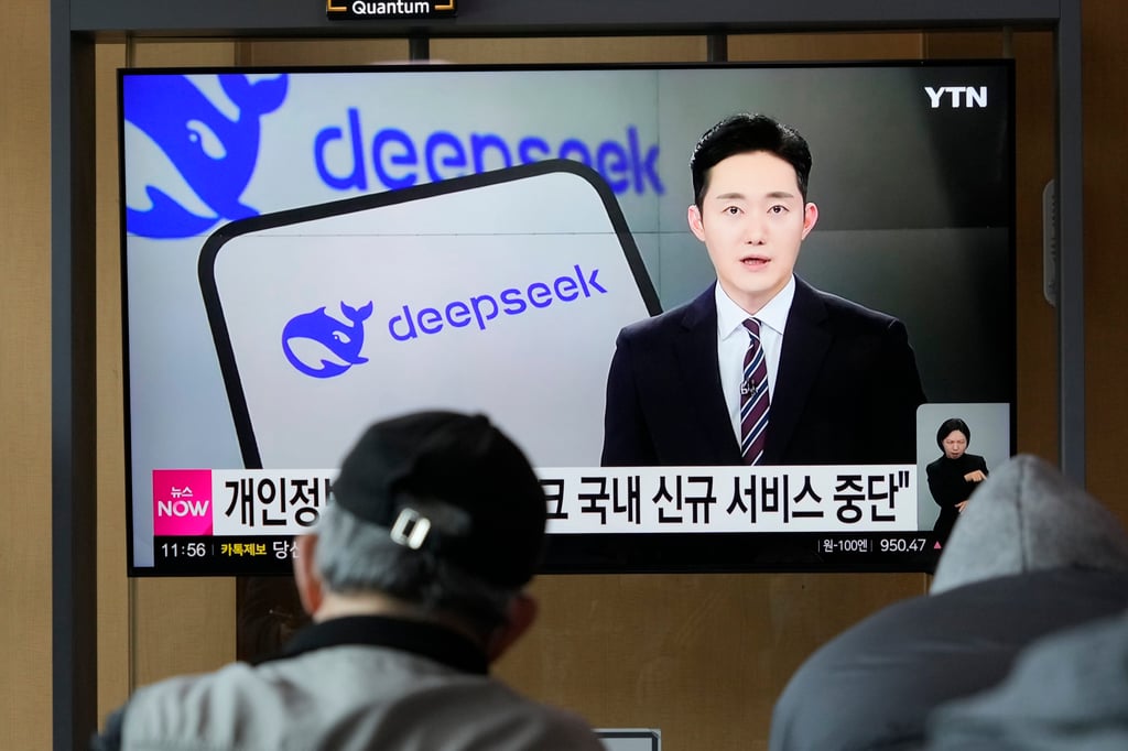 People watch a television report on Chinese artificial intelligence start-up DeepSeek at the Seoul Railway Station in South Korea’s capital on February 17, 2025. Photo: AP