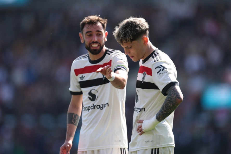 BOURNEMOUTH, ENGLAND - APRIL 27: Bruno Fernandes of Manchester United reacts towards teammate Alejandro Garnacho during the Premier League match between AFC Bournemouth and Manchester United FC at Vitality Stadium on April 27, 2025 in Bournemouth, England. (Photo by Ryan Pierse/Getty Images)