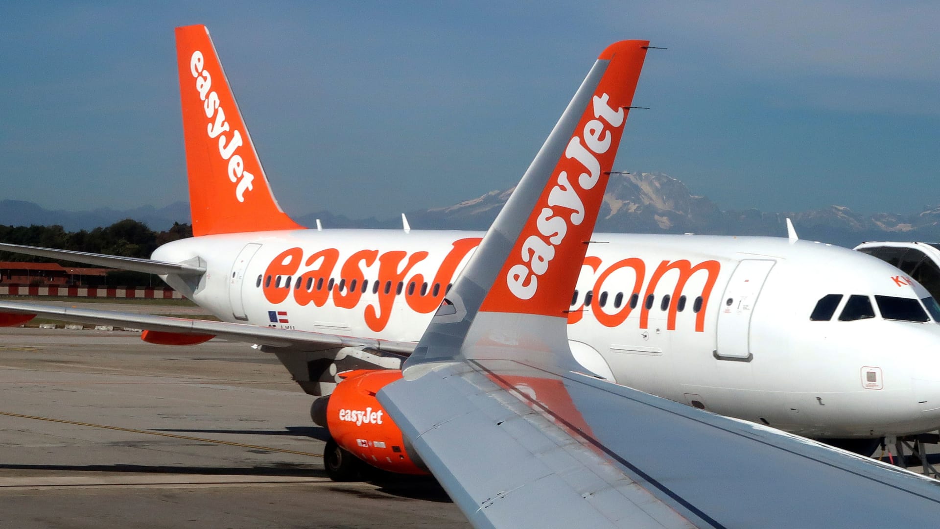 An EasyJet Airbus A320 aircraft is seen at Malpensa Airport near Milan, Italy, October 3, 2018.