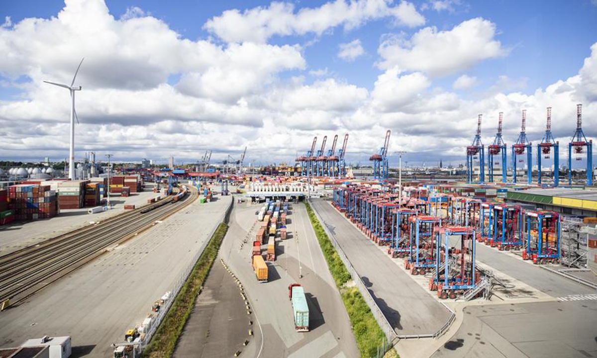 Trucks wait to enter the Container Terminal Tollerort in Hamburg, Germany, May 28, 2025. (Xinhua/Zhang Fan)

