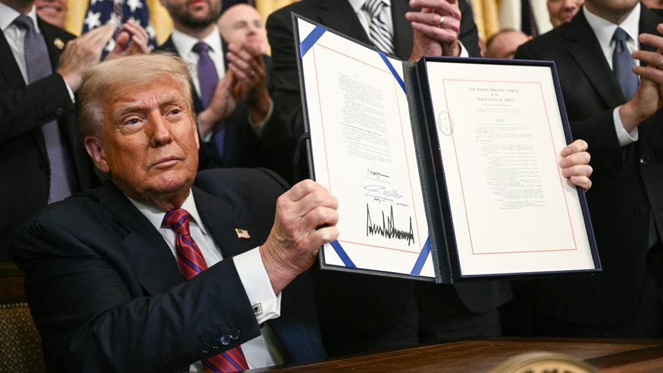 TOPSHOT-US-POLITICS-ECONOMY-CRYPTOCURRENCY-STABLECOIN