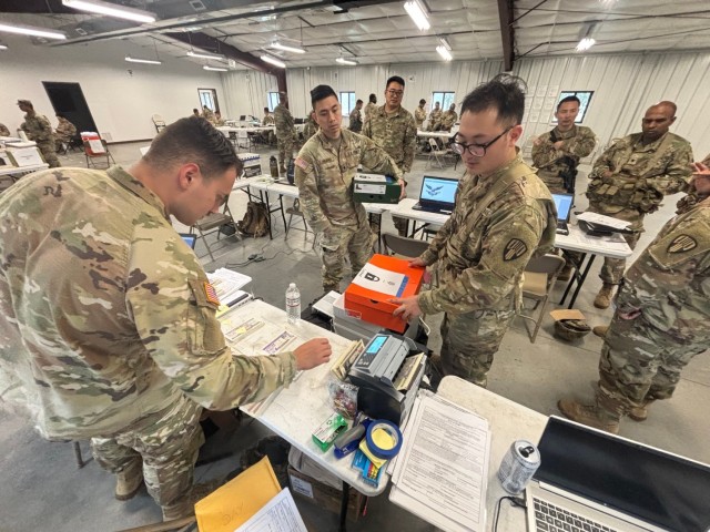 NY Army National Guard finance Soldiers train during Diamond Saber
