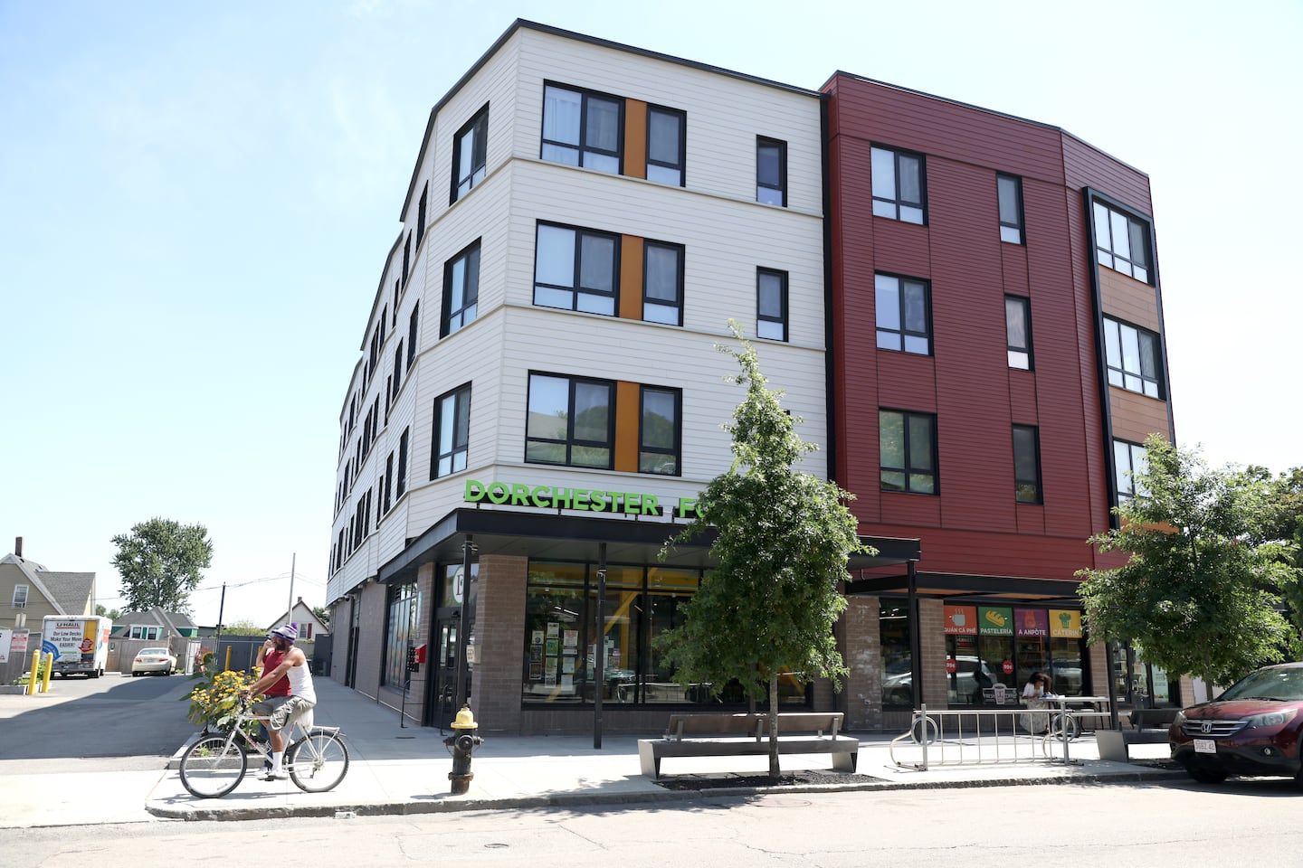 A solar developer has plans to put solar panels on the roof of the Dorchester Food Co-op.