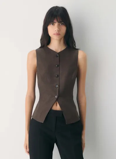 Aritzia, Cruiselinen Regal Vest