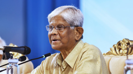 A file photo of Finance Adviser Saluhuddin Ahmed speaking at a press conference at Osmani Auditorium in the capital on 3 June. Photo: Rajib Dhar/TBS
