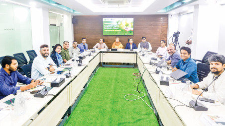 Speakers at a roundtable hosted by The Business Standard on Renewable energy.: Photo: TBS
