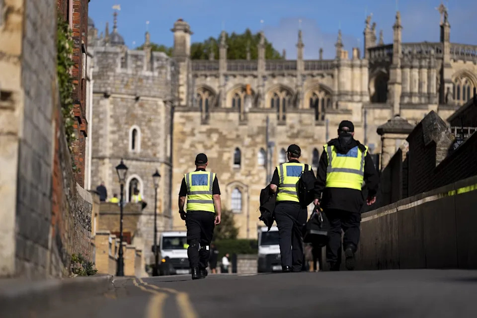 Police outside Windsor Castle (Jordan Pettitt/PA) (PA Wire)