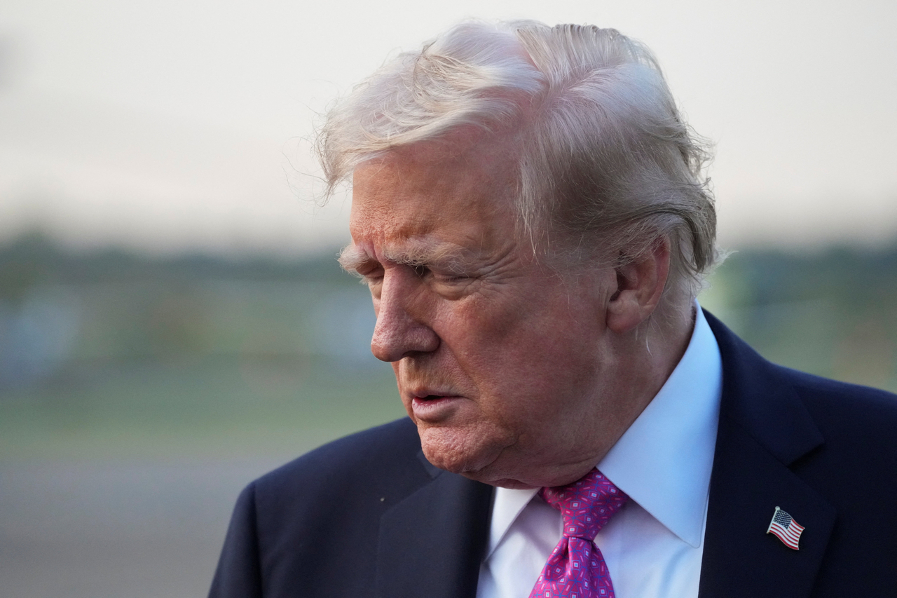 US President Donald Trump speaks to the media before boarding Air Force One to depart for Washington, at Morristown Municipal Airport in Morristown, New Jersey, US, Sunday. (Reuters-Yonhap)