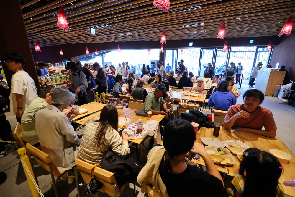 Visitors queued for nearly two hours to enjoy roti canai, a must-try dish at the Malaysia Pavilion during the Expo 2025 Osaka, which runs from April 13 to October 13. — Bernama pic