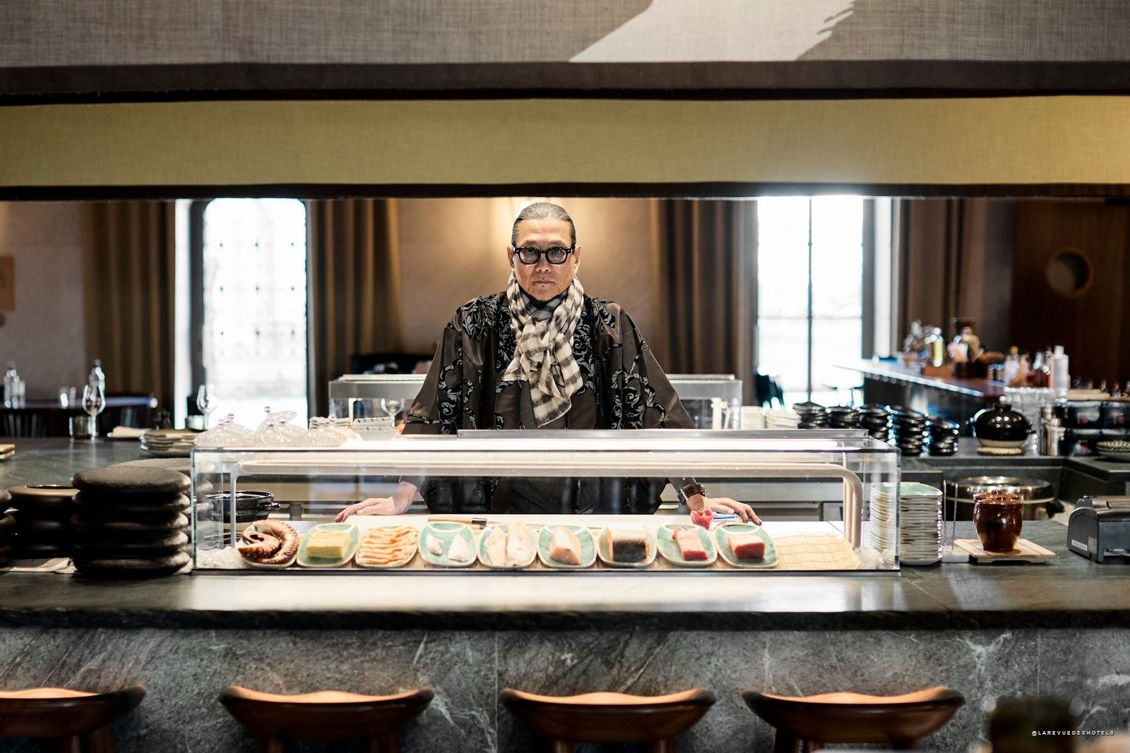 Le comptoir à sushis du restaurant Morimoto, au Mondrian Bordeaux Les Carmes